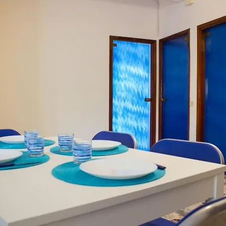Light Blue Town Center סירקוזה